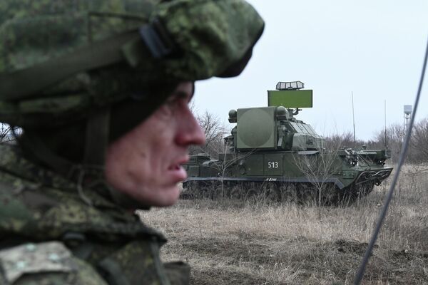 Зенитный ракетный комплекс Тор во время тактических учений Южного военного округа в Ростовской области Зенитный ракетный комплекс Тор во время тактических учений Южного военного округа в Ростовской области