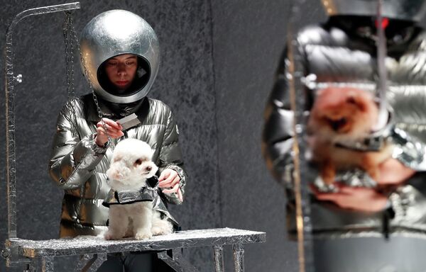 Показ коллекции Moncler неделе моды в Милане Показ коллекции Moncler неделе моды в Милане