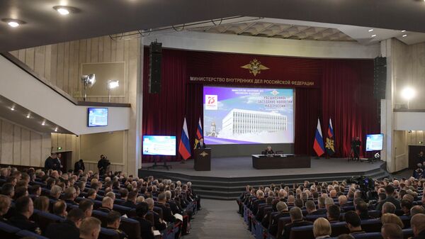 Президент РФ Владимир Путин выступает на ежегодном расширенном заседании коллегии министерства внутренних дел РФ. 26 февраля 2020 Президент РФ Владимир Путин выступает на ежегодном расширенном заседании коллегии министерства внутренних дел РФ. 26 февраля 2020