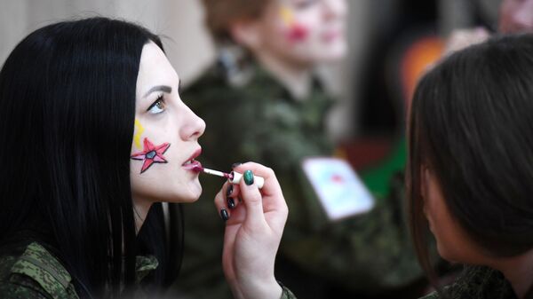 Участницы конкурса красоты среди женщин-военнослужащих Ракетных войск стратегического назначения Макияж под камуфляж в Переславле-Залесском Участницы конкурса красоты среди женщин-военнослужащих Ракетных войск стратегического назначения Макияж под камуфляж в Переславле-Залесском