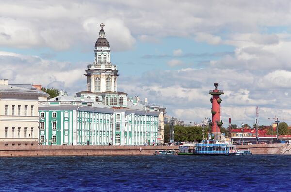 Коса Васильевского острова. Ростральная колонна и Кунсткамера Коса Васильевского острова. Ростральная колонна и Кунсткамера