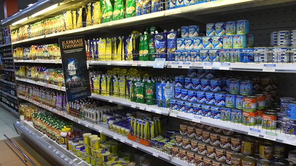Полки с продуктами в супермаркете в Чите Полки с продуктами в супермаркете в Чите