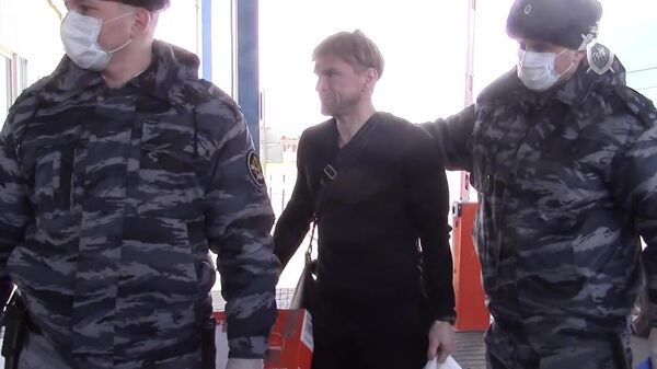 Совладелец сгоревшего торгового центра Зимняя вишня Вячеслав Вишневский, экстрадированный из Польши в Россию. Стоп-кадр видео Совладелец сгоревшего торгового центра Зимняя вишня Вячеслав Вишневский, экстрадированный из Польши в Россию. Стоп-кадр видео