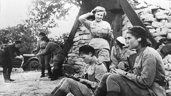 Лётчицы 46-го гвардейского авиационного полка Лётчицы 46-го гвардейского авиационного полка