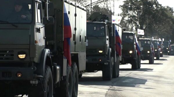 Колонна спецтехники с военными специалистами Министерства обороны РФ в Бергамо, Италия Колонна спецтехники с военными специалистами Министерства обороны РФ в Бергамо, Италия