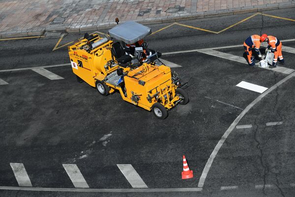 Нанесение и обновление разметки на улицах Москвы Нанесение и обновление разметки на улицах Москвы