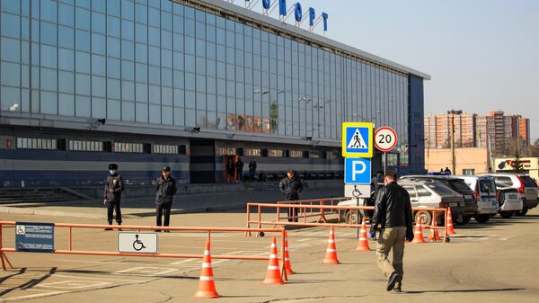 Здание аэропорта в Иркутске Здание аэропорта в Иркутске