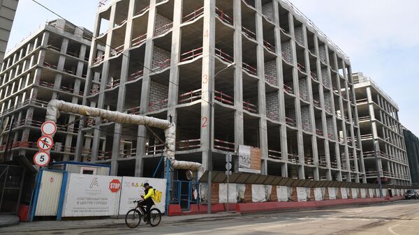 Стройка в Москве, приостановленная на время ограничительных мер по предотвращению распространения коронавирусной инфекции Стройка в Москве, приостановленная на время ограничительных мер по предотвращению распространения коронавирусной инфекции