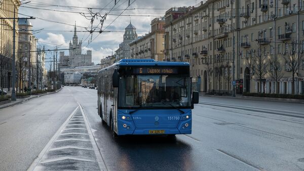 Автобус на Садовом кольце в Москве