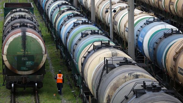Железнодорожные цистерны для нефтепродуктов Железнодорожные цистерны для нефтепродуктов