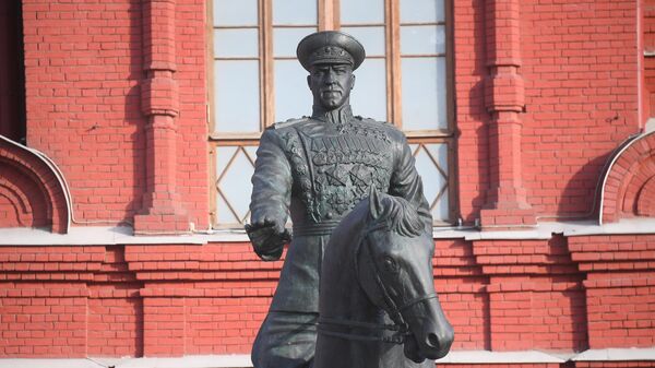 Памятник маршалу Георгию Жукову на Манежной площади в Москве Памятник маршалу Георгию Жукову на Манежной площади в Москве