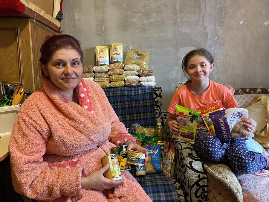 Татьяна с продуктовой помощью Татьяна с продуктовой помощью