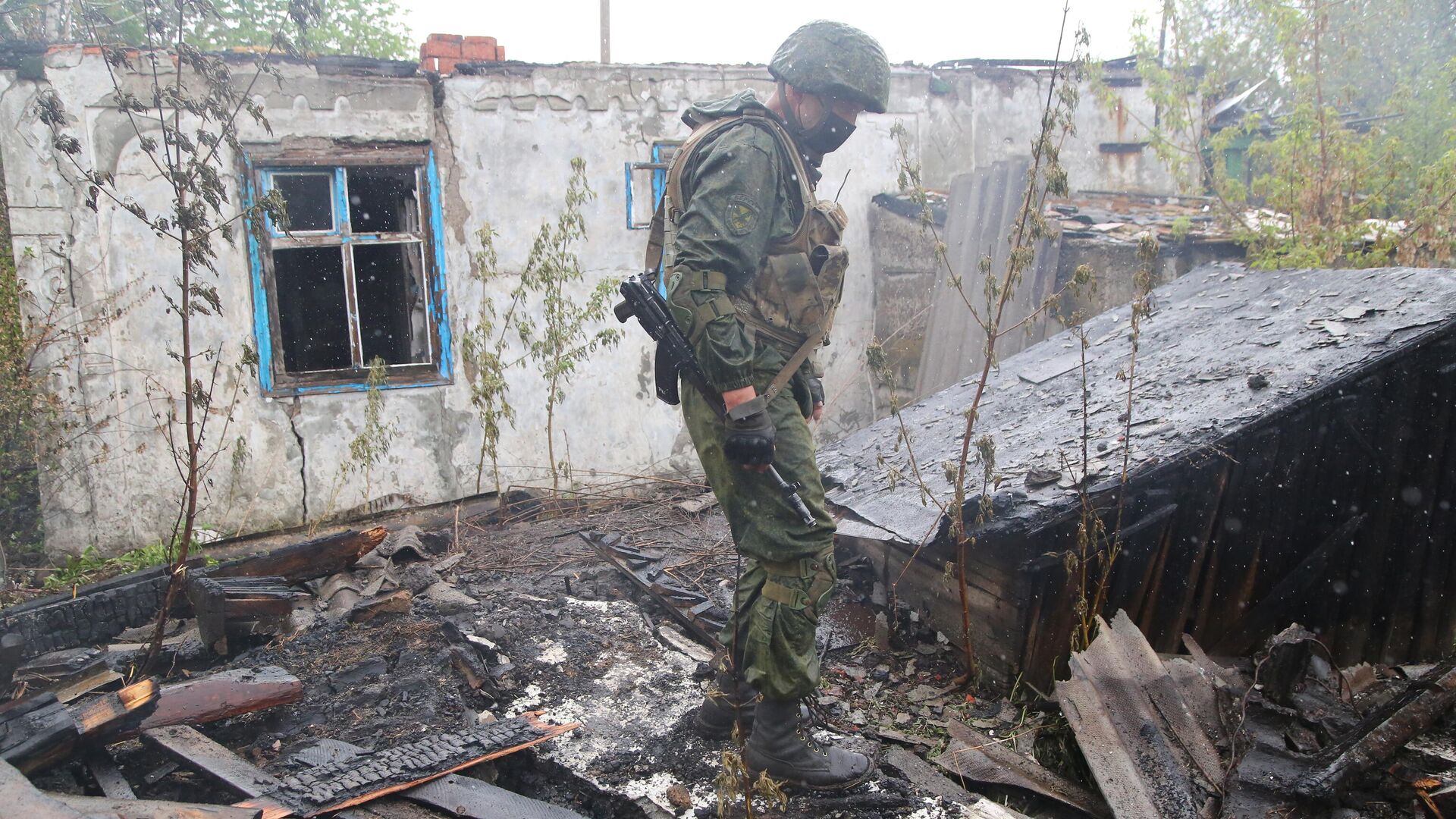 ВСУ разместили технику в жилом районе в Донбассе, заявили в ЛНР