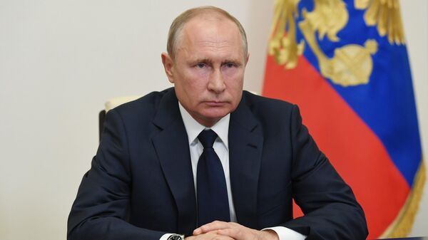 Путин поручил проработать загрузку Северного морского пути
