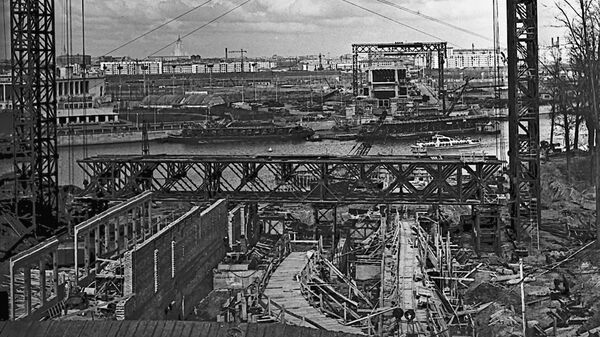 Строительство станции Сокольнической линии московского метрополитена Ленинские горы (ныне Воробьевы горы) в 1958 году Строительство станции Сокольнической линии московского метрополитена Ленинские горы (ныне Воробьевы горы) в 1958 году