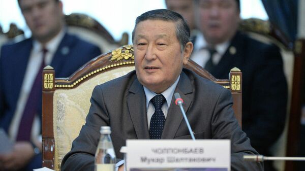 Экс-спикер Законодательного собрания Киргизии Мукар Чолпонбаев
Экс-спикер Законодательного собрания Киргизии Мукар Чолпонбаев