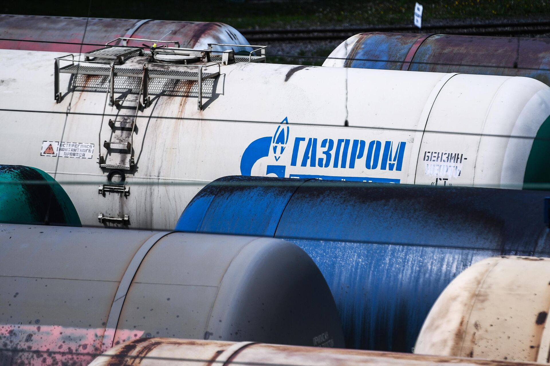 Железнодорожные вагоны-цистерны для перевозки нефти и топлива Железнодорожные вагоны-цистерны для перевозки нефти и топлива - РИА Новости, 1920, 03.02.2021