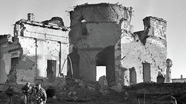 Павильон Пулковской обсерватории, разрушенный немецко-фашистскими захватчиками Павильон Пулковской обсерватории, разрушенный немецко-фашистскими захватчиками