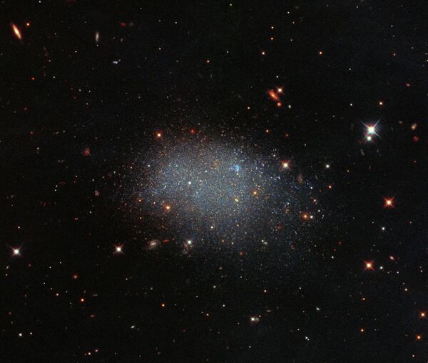 Карликовая галактика KK 246, также известная как ESO 461−036 Карликовая галактика KK 246, также известная как ESO 461−036