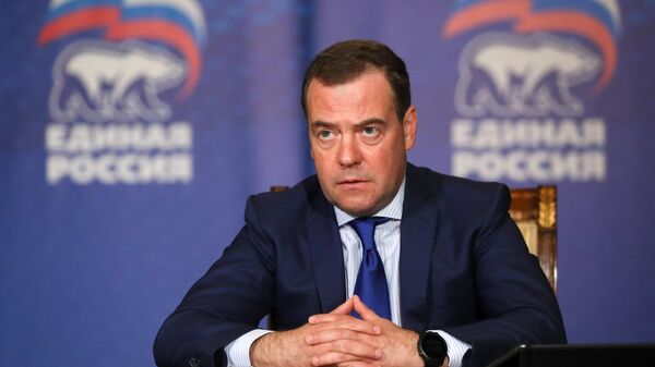 Медведев: представители ЕР тщательно следили за чистотой голосования