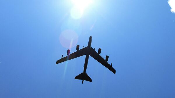 Стратегический американский бомбардировщик Boeing B-52 Stratofortress Стратегический американский бомбардировщик Boeing B-52 Stratofortress
