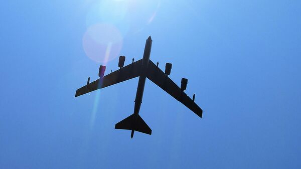 Стратегический американский бомбардировщик Boeing B-52 Stratofortress Стратегический американский бомбардировщик Boeing B-52 Stratofortress