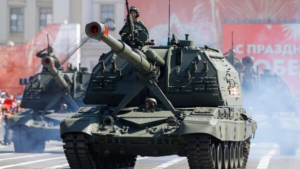 Самоходная артиллерийская установка (САУ) Коалиция-СВ во время военного парада в ознаменование 75-летия Победы в Великой Отечественной войне 1941-1945 годов в Санкт-Петербурге Самоходная артиллерийская установка (САУ) Коалиция-СВ во время военного парада в ознаменование 75-летия Победы в Великой Отечественной войне 1941-1945 годов в Санкт-Петербурге