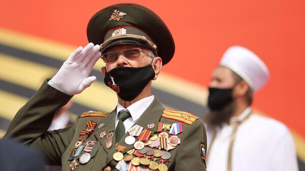 Ветеран Великой Отечественной войны на военном параде в ознаменование 75-летия Победы в Великой Отечественной войне 1941-1945 годов в Волгограде Ветеран Великой Отечественной войны на военном параде в ознаменование 75-летия Победы в Великой Отечественной войне 1941-1945 годов в Волгограде
