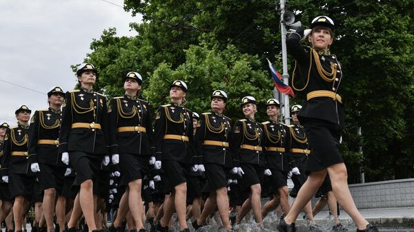 Военнослужащие парадных расчетов на военном параде в ознаменование 75-летия Победы в Великой Отечественной войне 1941-1945 годов в Севастополе Военнослужащие парадных расчетов на военном параде в ознаменование 75-летия Победы в Великой Отечественной войне 1941-1945 годов в Севастополе