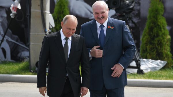 Президент РФ Владимир Путин и президент Белоруссии Александр Лукашенко на церемонии открытия Ржевского мемориала Президент РФ Владимир Путин и президент Белоруссии Александр Лукашенко на церемонии открытия Ржевского мемориала