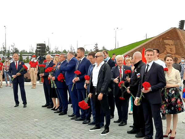 Церемония открытия Ржевского мемориала Советскому солдату Церемония открытия Ржевского мемориала Советскому солдату