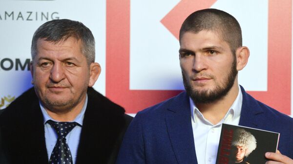 Хабиб Нурмагомедов (справа) и Абдулманап Нурмагомедов Хабиб Нурмагомедов (справа) и Абдулманап Нурмагомедов