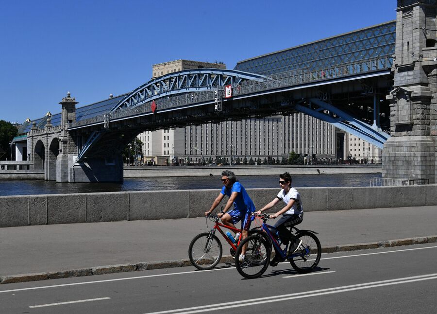 Пешеходный Пушкинский мост в Москве Пешеходный Пушкинский мост в Москве