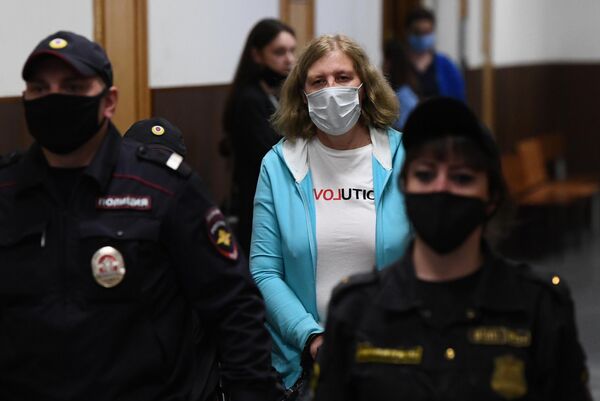 Репродуктолог клиники NGC Юлиана Иванова, обвиняемая по делу о торговле детьми от суррогатных матерей, в Басманном суде Москвы Репродуктолог клиники NGC Юлиана Иванова, обвиняемая по делу о торговле детьми от суррогатных матерей, в Басманном суде Москвы