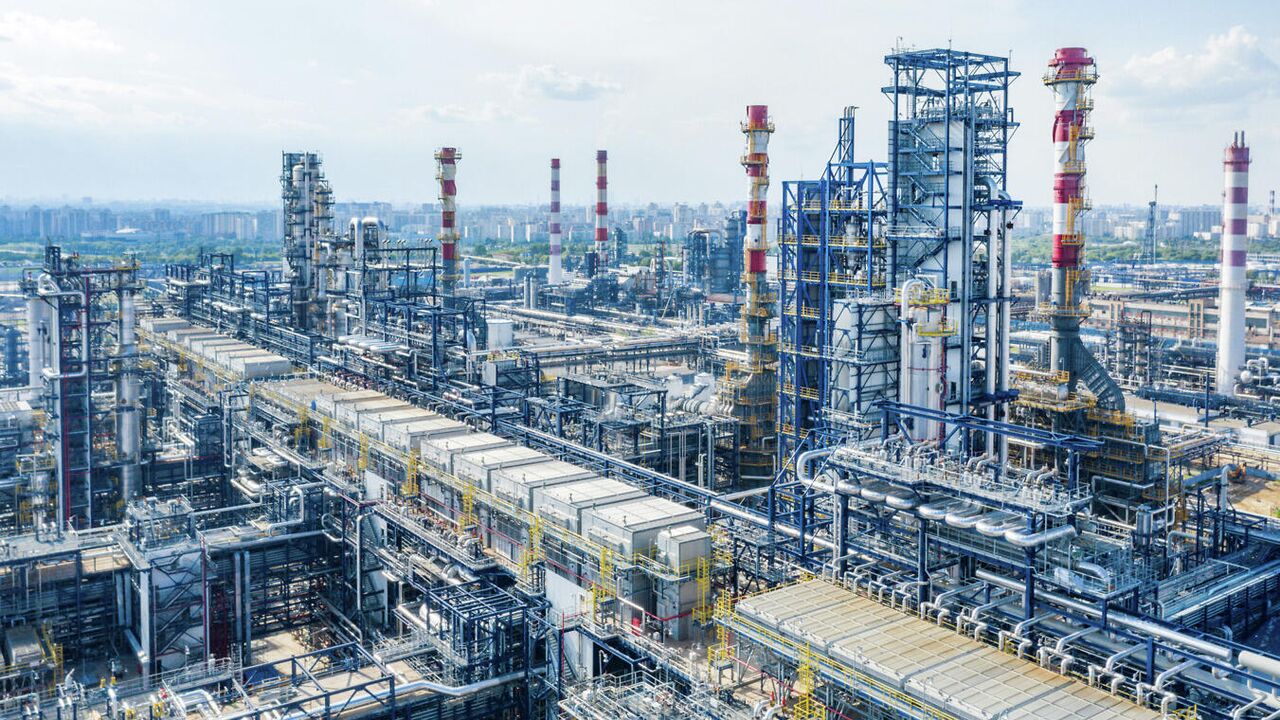 "Газпром нефть" в 2020 году увеличила выпуск бензина до 8,28 млн тонн ...