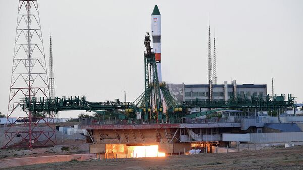Старт ракеты-носителя Союз-2.1а с транспортным грузовым кораблем Прогресс МС-15 Старт ракеты-носителя Союз-2.1а с транспортным грузовым кораблем Прогресс МС-15