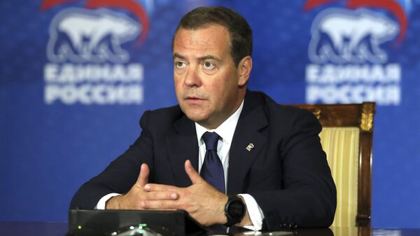 Медведев поздравил российских следователей с профессиональным праздником