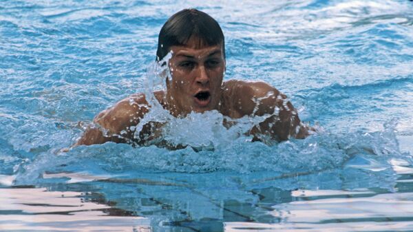 Рекордсмен СССР в плавании на 200 метров брассом Робертас Жулпа
