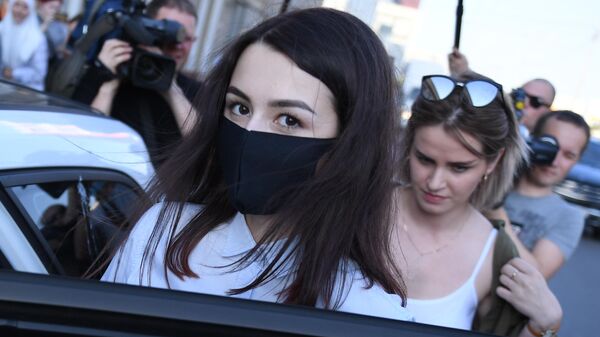 Мария Хачатурян после заседания Бутырского районного суда города Москвы Мария Хачатурян после заседания Бутырского районного суда города Москвы