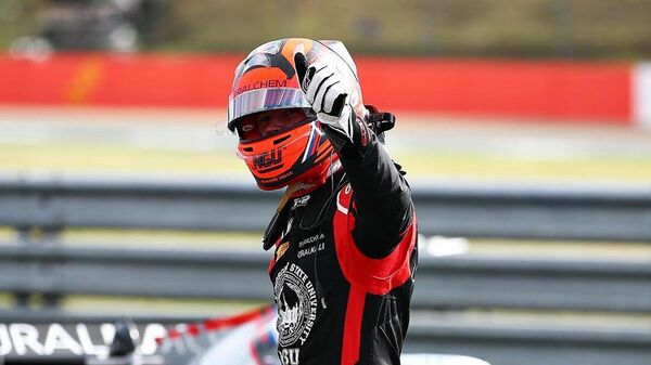 Российский гонщик Мазепин одержал первую победу в "Формуле-2"