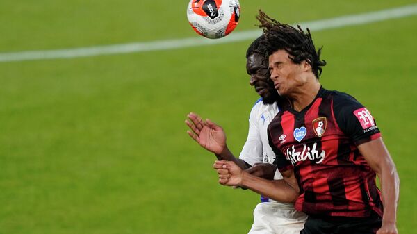 Crystal Palace's Zaire-born Belgian striker Christian Benteke (L) and Bournemouth's Dutch defender Nathan Ake compete during the English Premier League football match between Bournemouth and Crystal Palace at the Vitality Stadium in Bournemouth, southern England on June 20, 2020. (Photo by Will OLIVER / POOL / AFP) / RESTRICTED TO EDITORIAL USE. No use with unauthorized audio, video, data, fixture lists, club/league logos or 'live' services. Online in-match use limited to 120 images. An additional 40 images may be used in extra time. No video emulation. Social media in-match use limited to 120 images. An additional 40 images may be used in extra time. No use in betting publications, games or single club/league/player publications. / Crystal Palace's Zaire-born Belgian striker Christian Benteke (L) and Bournemouth's Dutch defender Nathan Ake compete during the English Premier League football match between Bournemouth and Crystal Palace at the Vitality Stadium in Bournemouth, southern England on June 20, 2020. (Photo by Will OLIVER / POOL / AFP) / RESTRICTED TO EDITORIAL USE. No use with unauthorized audio, video, data, fixture lists, club/league logos or 'live' services. Online in-match use limited to 120 images. An additional 40 images may be used in extra time. No video emulation. Social media in-match use limited to 120 images. An additional 40 images may be used in extra time. No use in betting publications, games or single club/league/player publications. /