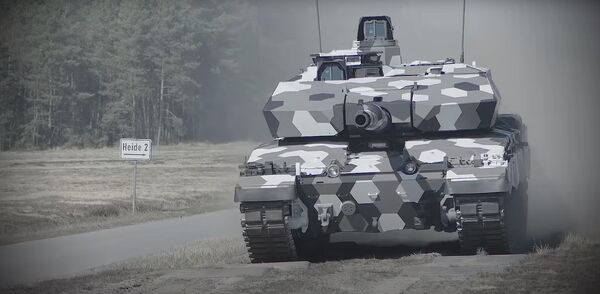 Испытания перспективной 130-мм гладкоствольной танковой пушки L51. Стоп-кадр видео Испытания перспективной 130-мм гладкоствольной танковой пушки L51. Стоп-кадр видео