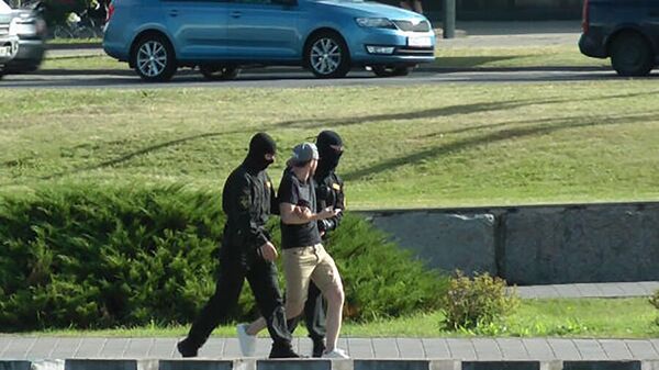 МИД ждет разрешения ситуации с задержанными журналистами в течение часа