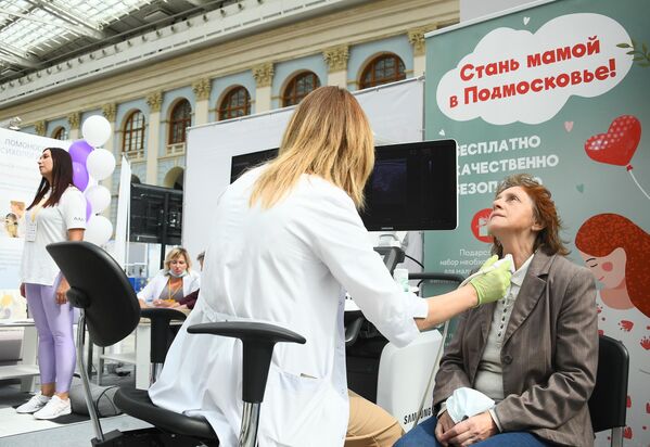 На выставке всероссийского форума Здоровье нации — основа процветания России в торгово-выставочном комплексе Гостиный двор в Москве На выставке всероссийского форума Здоровье нации — основа процветания России в торгово-выставочном комплексе Гостиный двор в Москве