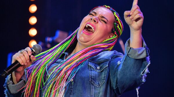 Участница коллектива Manka Groove Ирина Чувакова выступает на Международном музыкальном фестивале Koktebel Jazz Party - 2020 в Крыму Участница коллектива Manka Groove Ирина Чувакова выступает на Международном музыкальном фестивале Koktebel Jazz Party - 2020 в Крыму