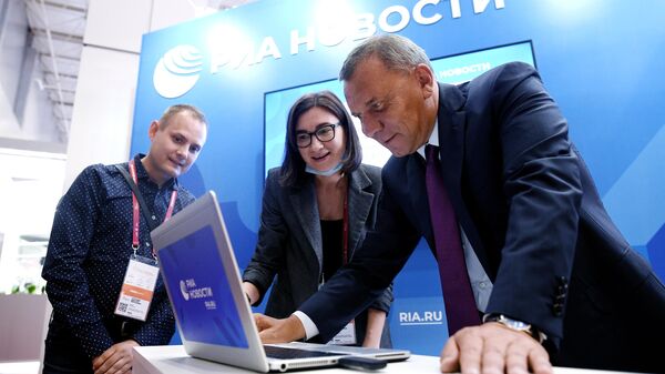 Заместитель председателя правительства РФ Юрий Борисов на стенде МИА Россия сегодня в конгрессно-выставочном центре Патриот в Московской области. Заместитель председателя правительства РФ Юрий Борисов на стенде МИА Россия сегодня в конгрессно-выставочном центре Патриот в Московской области.