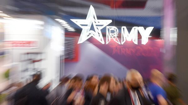 Посетители Международного военно-технического форума Армия-2020 Посетители Международного военно-технического форума Армия-2020