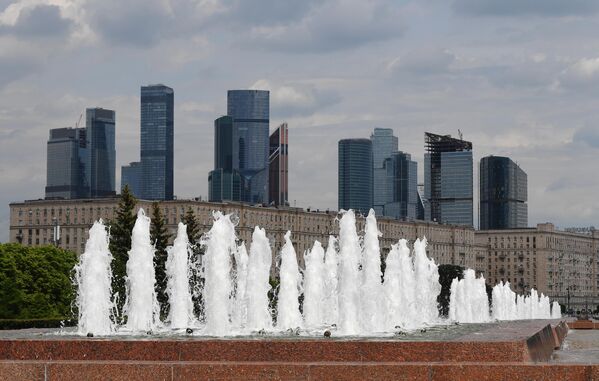 Открытие фонтанов в Москве Открытие фонтанов в Москве
