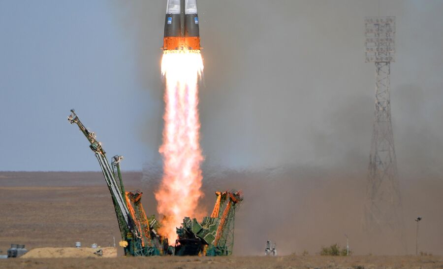 Старт ракеты-носителя Старт ракеты-носителя