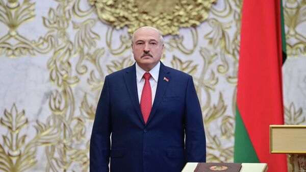 Лукашенко заявил, что является сторонником новой Конституции